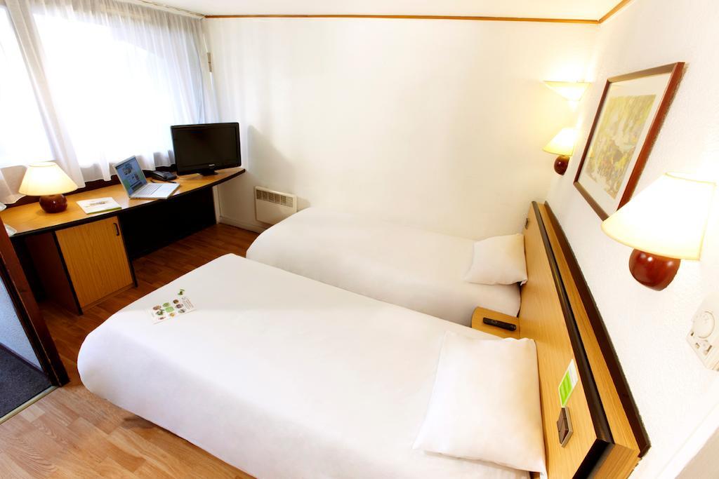 Campanile Angers Ouest - Beaucouze Hotel Eksteriør billede
