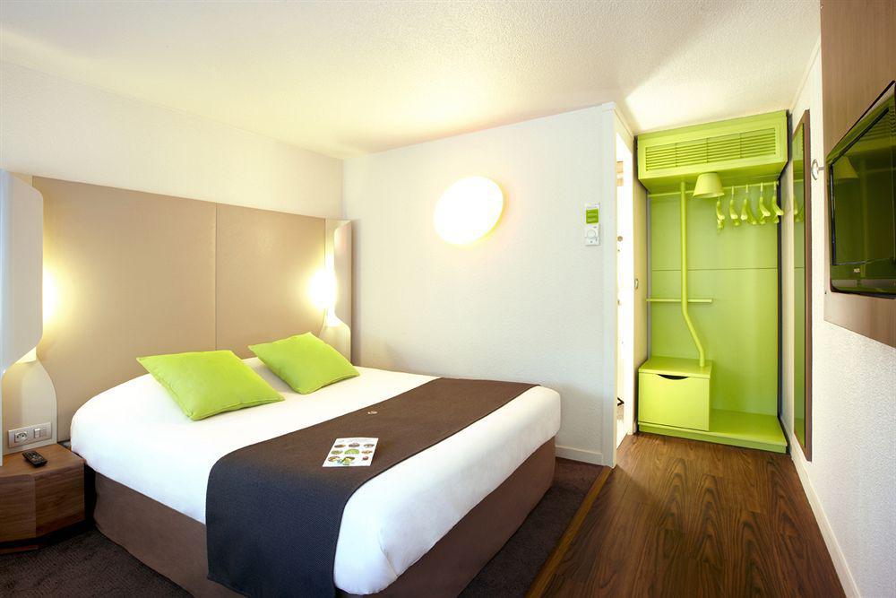 Campanile Angers Ouest - Beaucouze Hotel Værelse billede